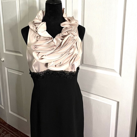 JS Collections Black Cream Ruffle Neck Cocktail dress size 8 - Picture 4 of 14